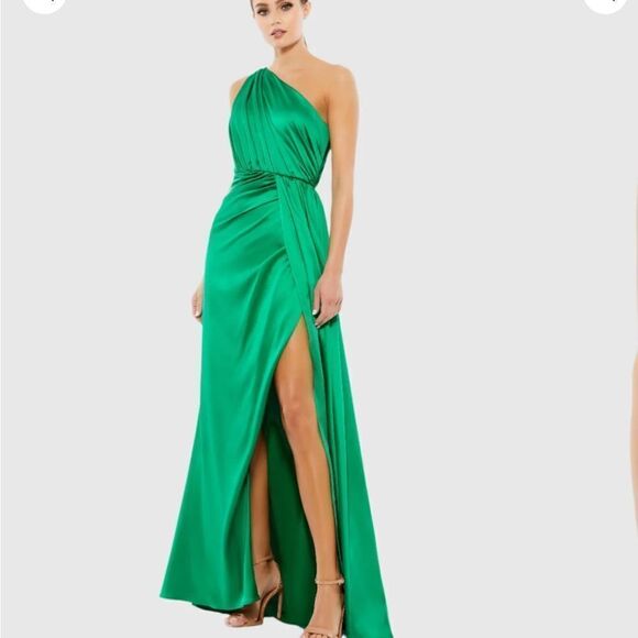 Mac Duggal Emerald Draped Maxi Dress - Picture 2 of 13